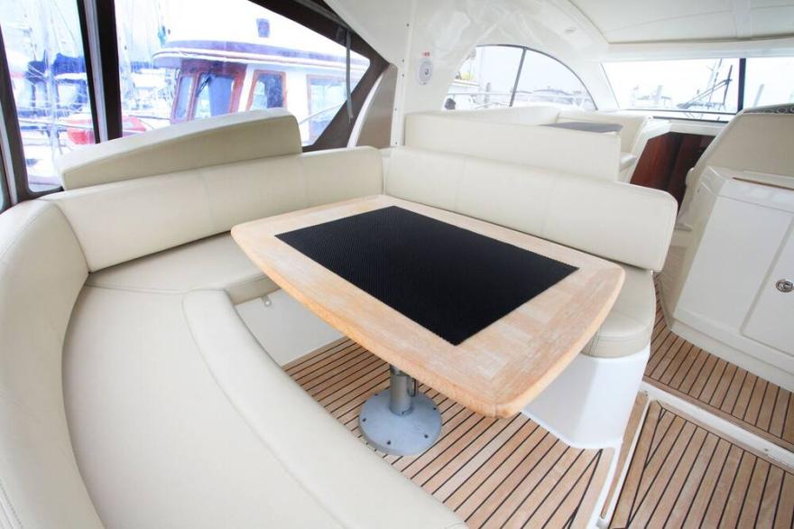 Luxury 2 cabin Motor Yacht in Lymington's beautiful Yacht Haven