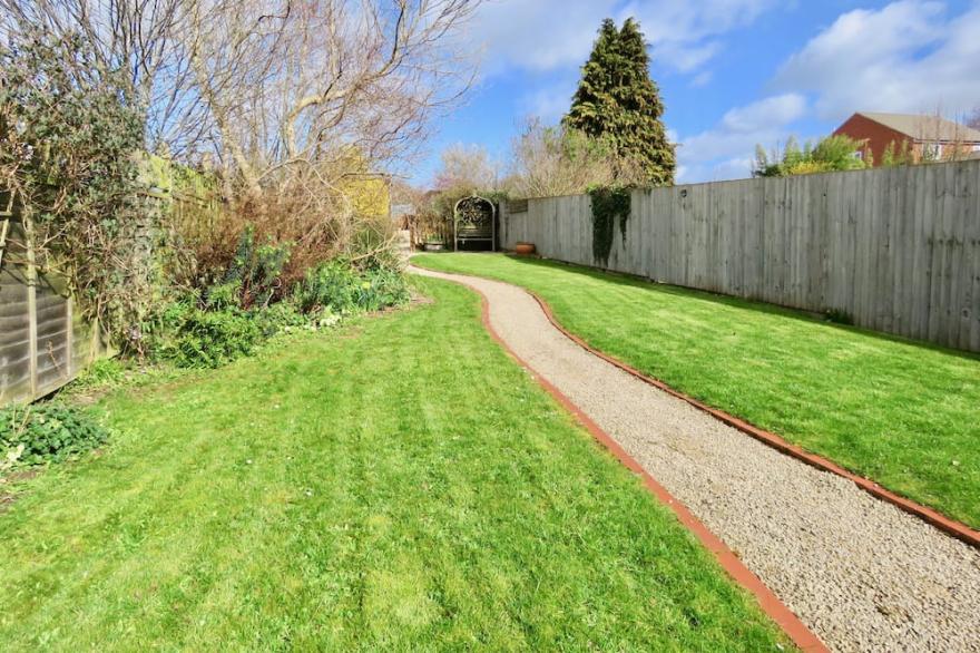 Luxury 3-bed Edwardian Town House in the Cotswolds - VERIFIED KEY WORKERS ONLY