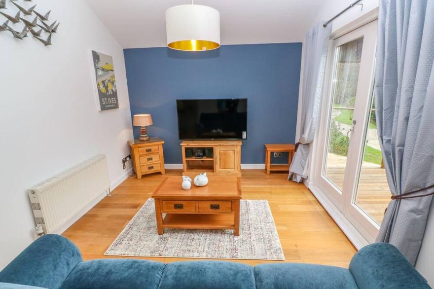 1 LAKE VIEW, romantic, luxury holiday cottage in Lanreath