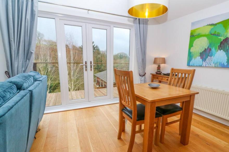 1 LAKE VIEW, romantic, luxury holiday cottage in Lanreath