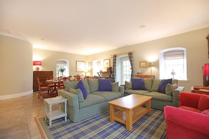 Georgian coach house in private location, 5 minutes from  North Berwick