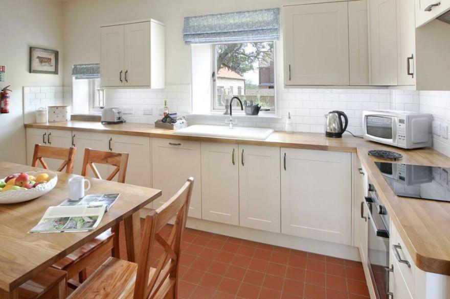 3 bedroom accommodation in Scalby, Scarborough