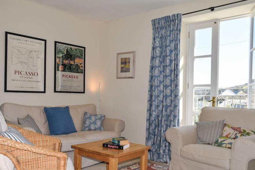 4 bedroom accommodation in Cliff Rd/Courtenay