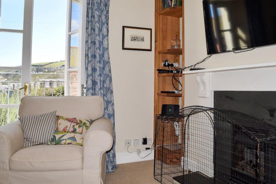 4 bedroom accommodation in Cliff Rd/Courtenay