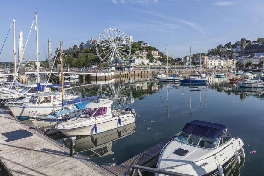 3 bedroom accommodation in Torquay