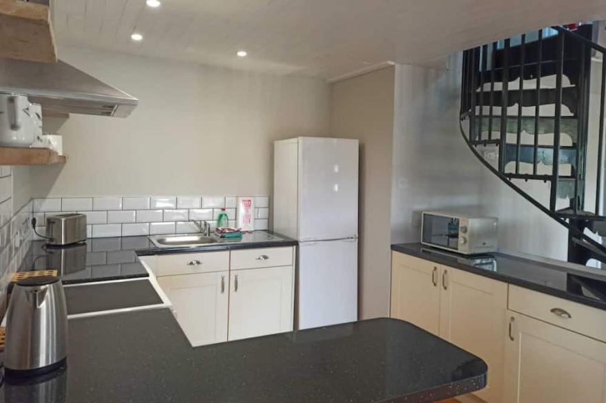 Wringford Cottage Sleeps 6 (3 Bedrooms)