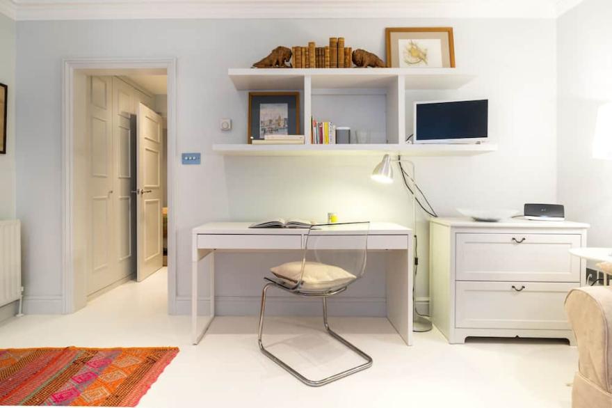 Contemporary 1bed apartment with near King’s Road