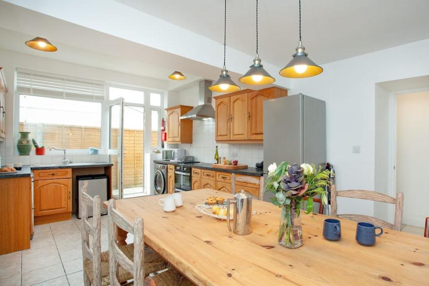 5 bedroom accommodation in Portreath