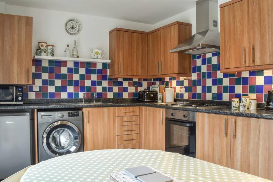 2 bedroom accommodation in Cwmfelinfach