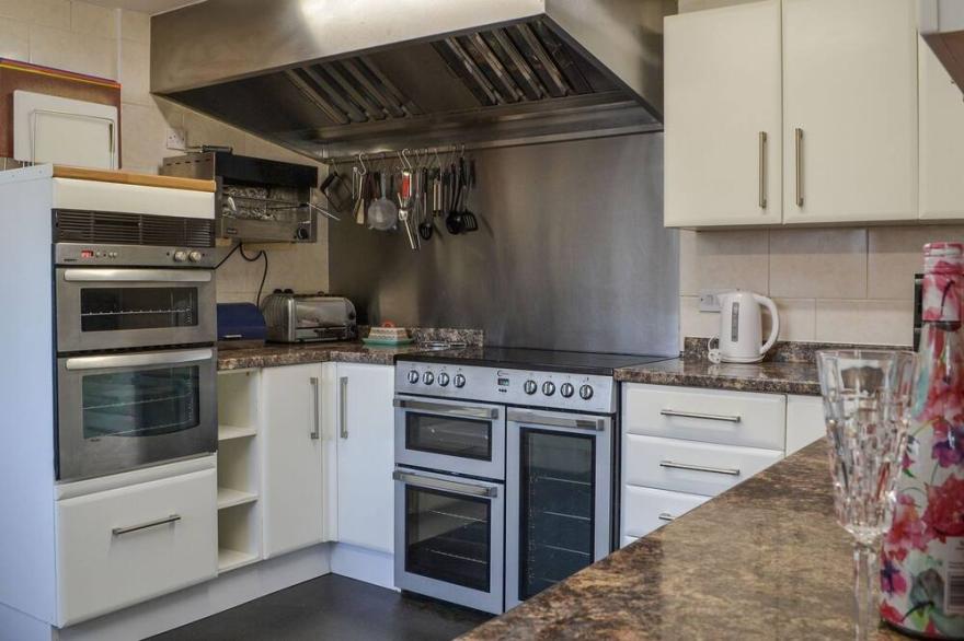 11 bedroom accommodation in Bridlington