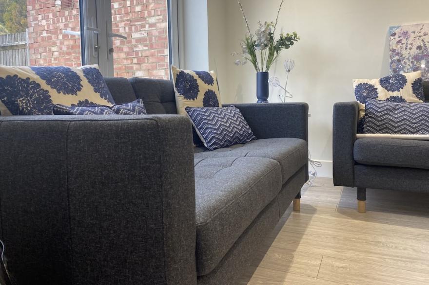 Modern 2 bedroom ground floor apartment