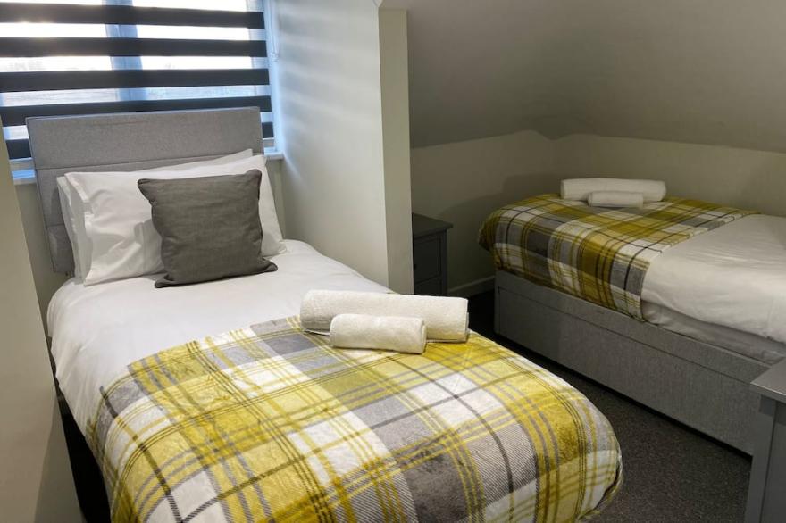 Large modern 2 Bedroom Apartment  with Sofa Bed