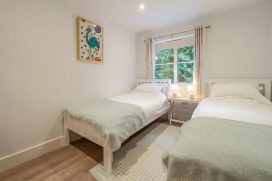 Secluded cottage in pretty countryside with woods & walks  -  Bradleys Barn