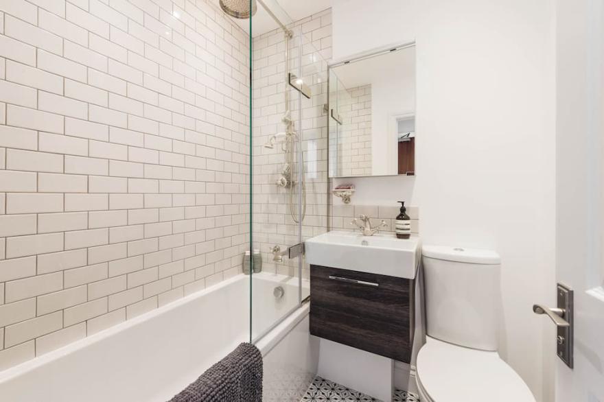 Refurbished Studio Apartment, A Minute From Harrods Knightsbridge