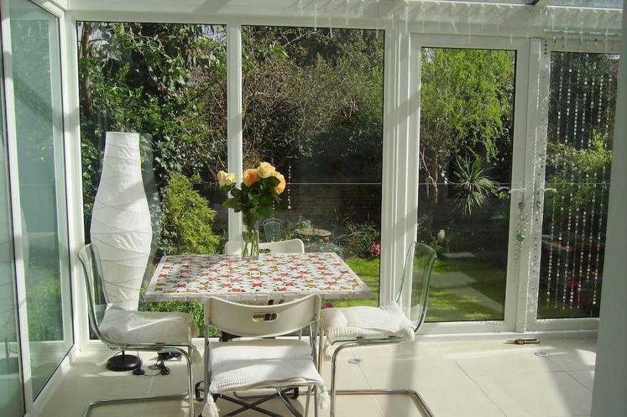 Charming garden flat in central London