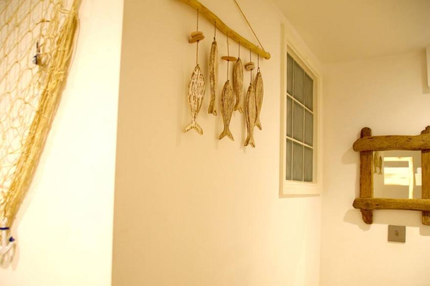 SALTY SEA DOG, pet friendly, character holiday cottage in Tintagel