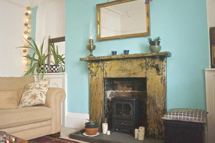 Luxurious, spacious, sunny town house 3 mins walk to the sea.