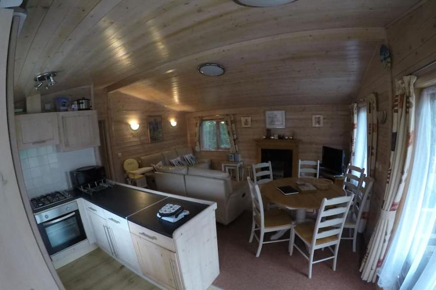 5* Shorefield Park - Fantastic 3 Bed Lodge (Sleeps 6) - Private WIFI