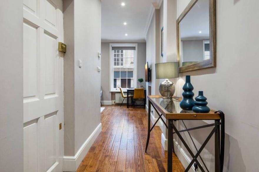 Rare new spacious luxury home in West End / Mayfair / Piccadilly