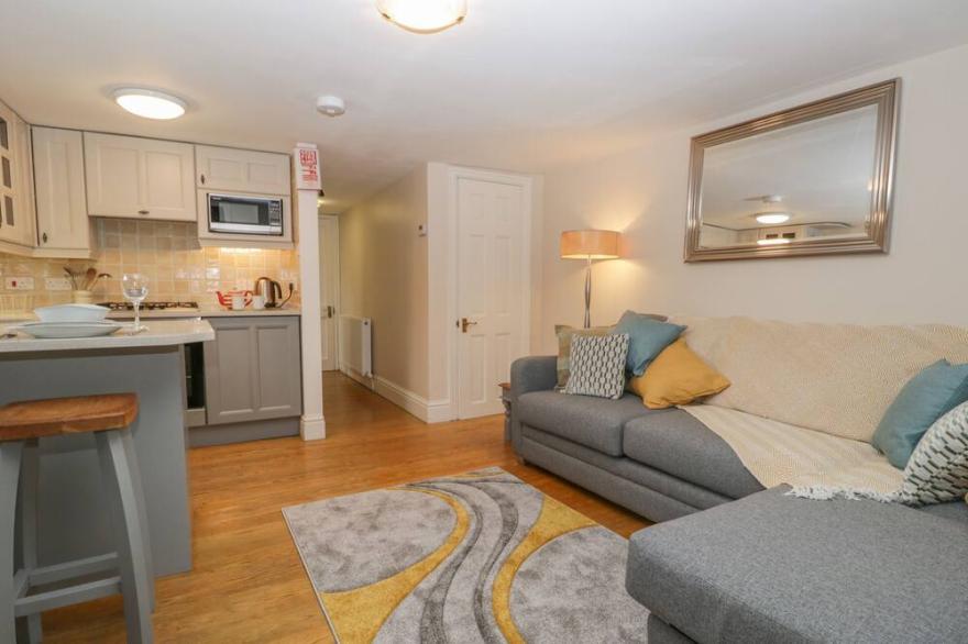 AARONS PLACE, pet friendly in Bowness-On-Windermere