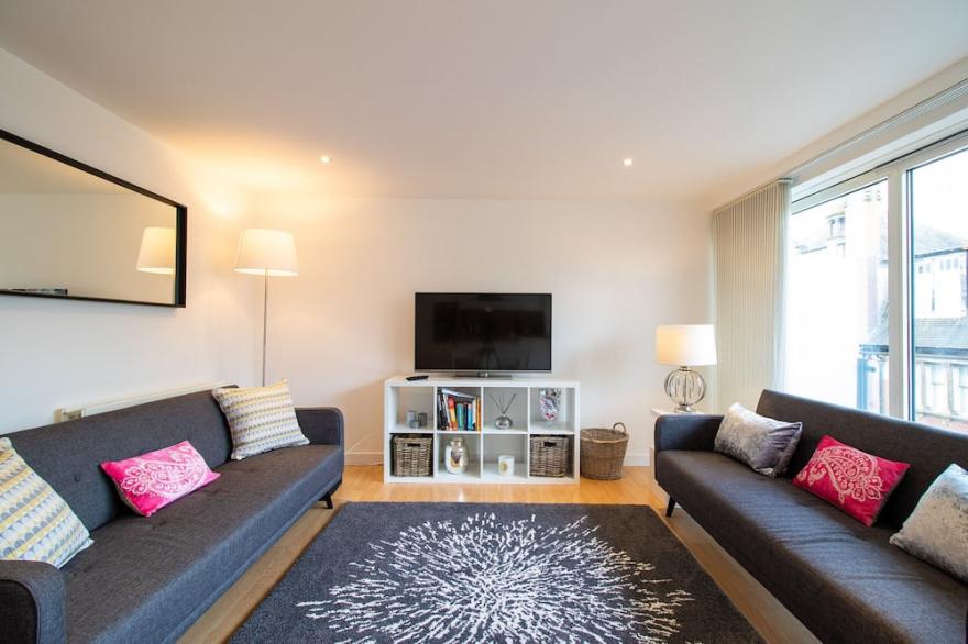 Metropole Apartment - Parking available