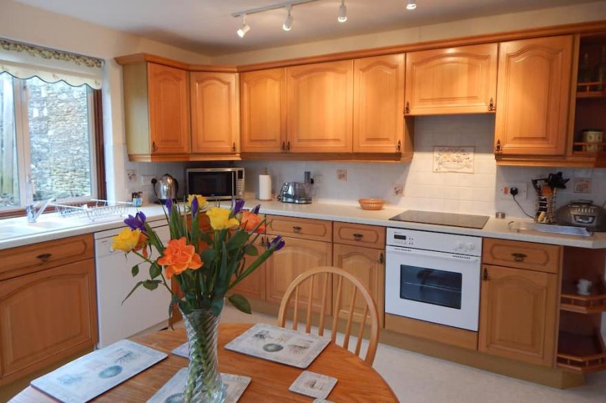 Beautiful spacious, split-level house near Fowey, heated swimming pool, hot tub