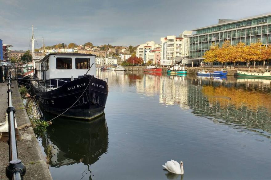 Kyle Blue - Bristol Harbour Houseboat