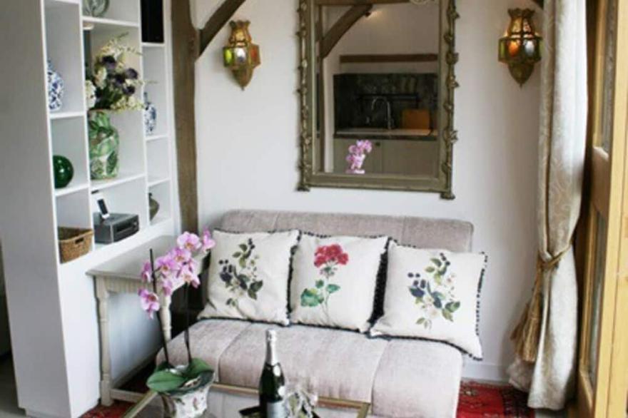 Remarkable 1-Bed Cottage near Henley-on-Thames