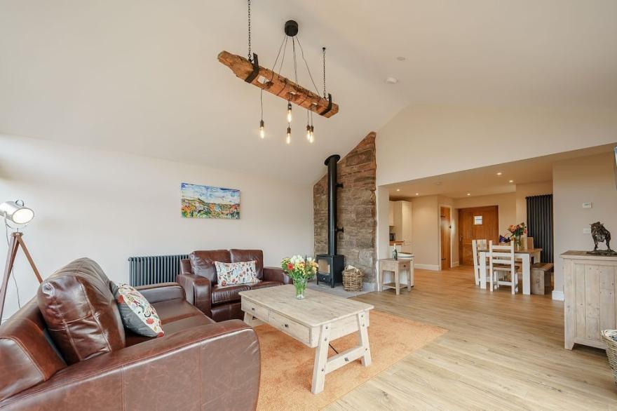 2 bedroom accommodation in Llantilio Pertholey
