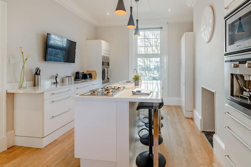 4 bedroom accommodation in Scarborough