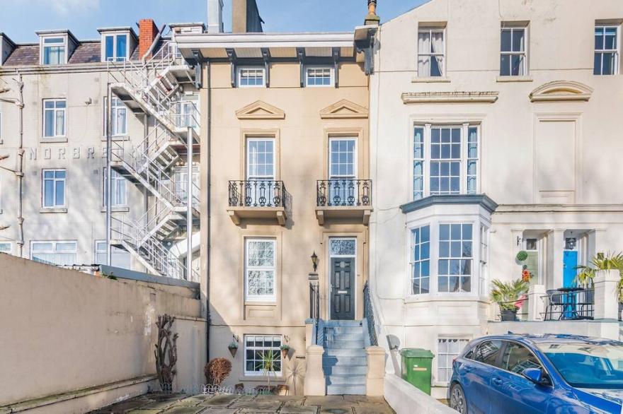 4 bedroom accommodation in Scarborough