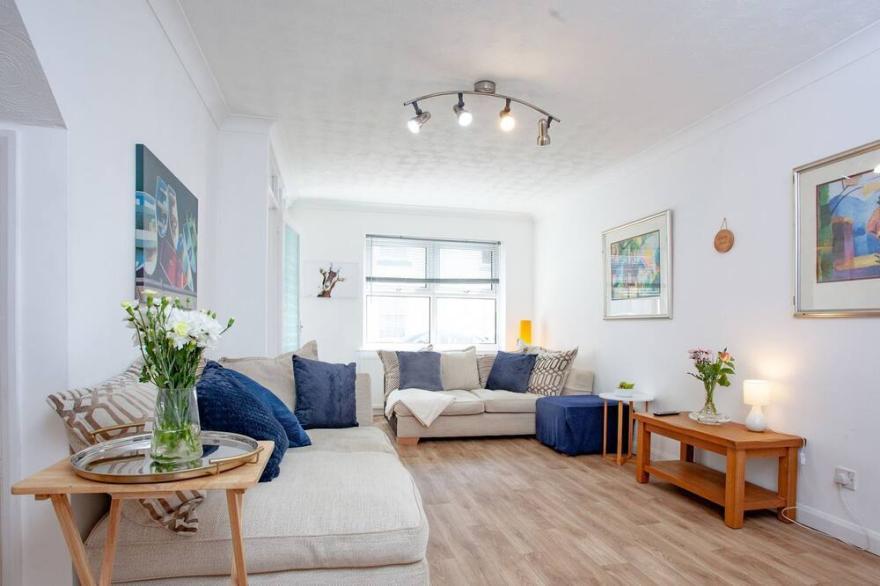 2 bedroom accommodation in Dawlish