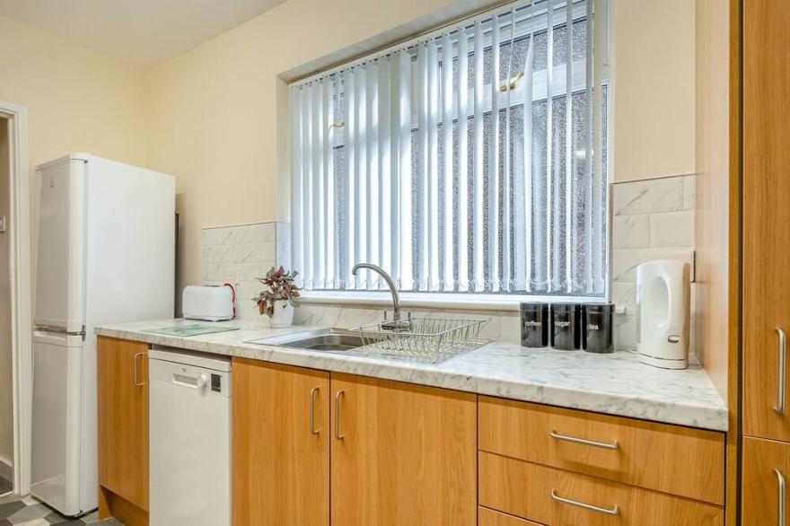 3 bedroom accommodation in Gorseinon