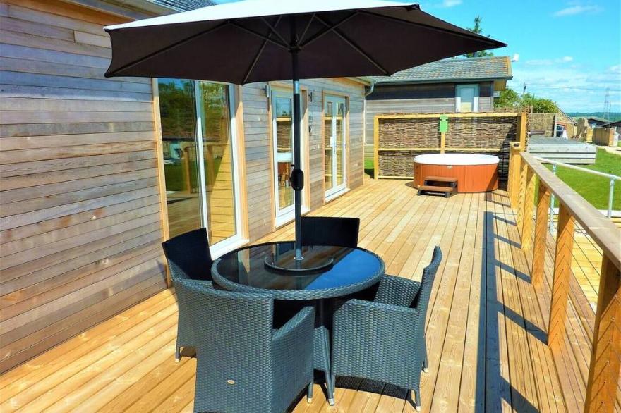 The Cow Shed - Luxury 5*  Dorset barn conversion with private hot tub