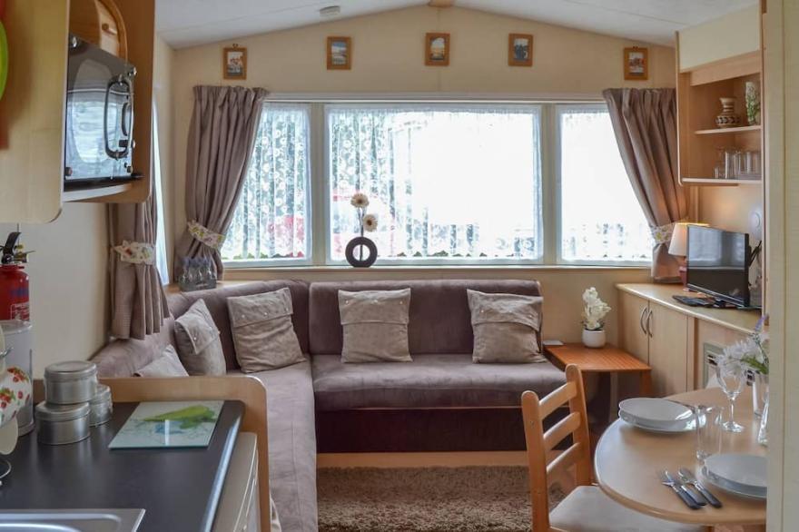 2 bedroom accommodation in Bacton, near Mundsley