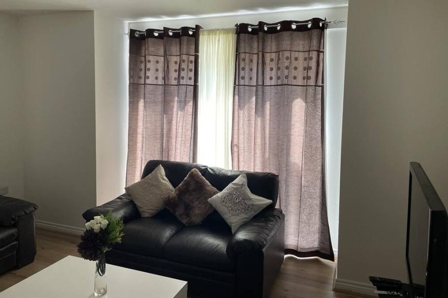 6,4 Larch Garden ,is comfortable Flat in the heart of Manchester
