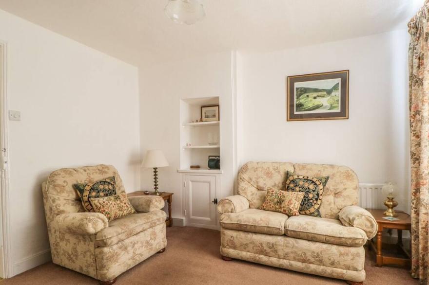 PROSPECT LODGE, pet friendly, with a garden in Portinscale