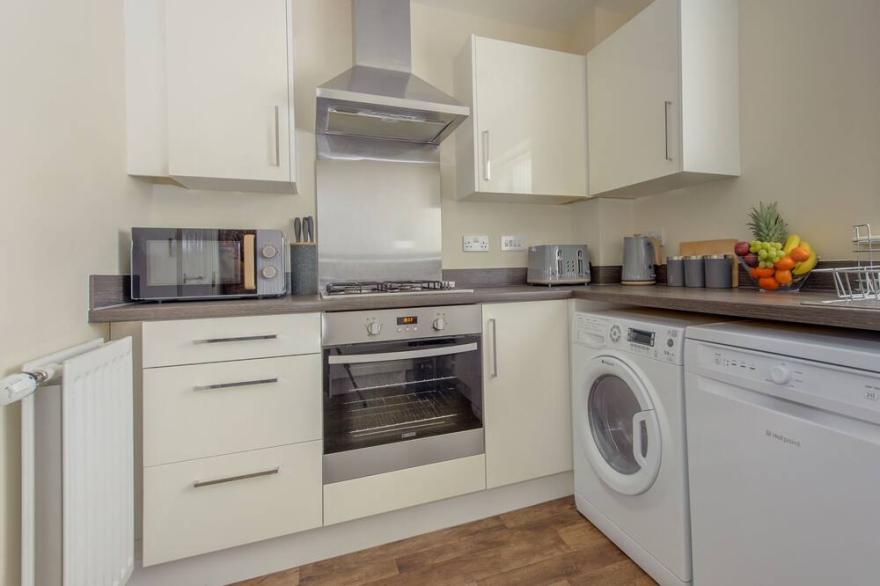 Modern 2 Bedroom Apartment with Parking and Netflix