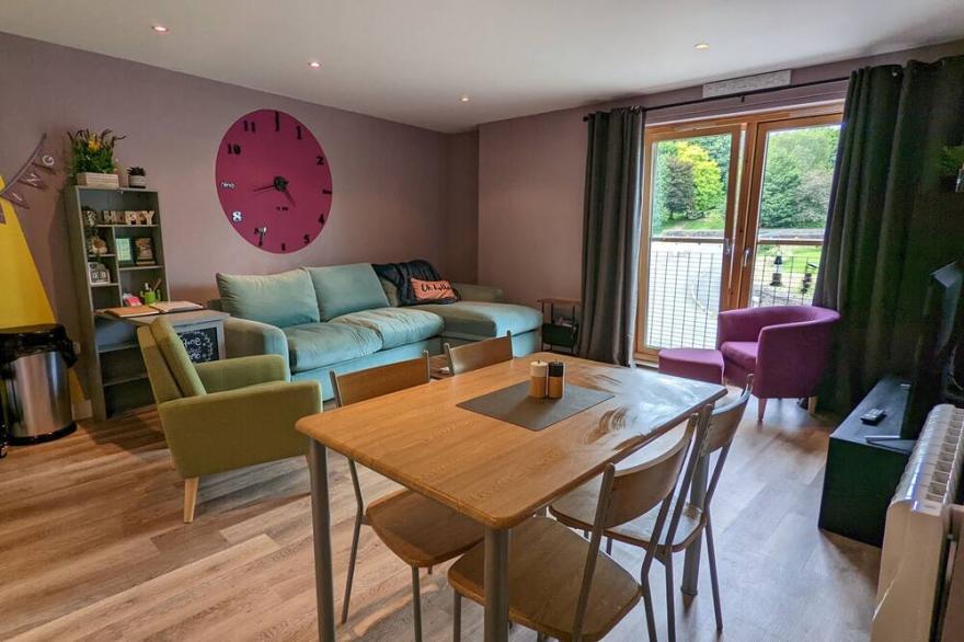 Modern, Bright & Spacious - First Floor Apartment