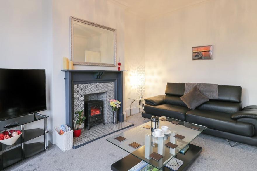 BEACH HOUSE, pet friendly, character holiday cottage in Bridlington