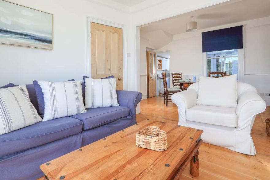 80 ABOVE TOWN, pet friendly, character holiday cottage in Dartmouth