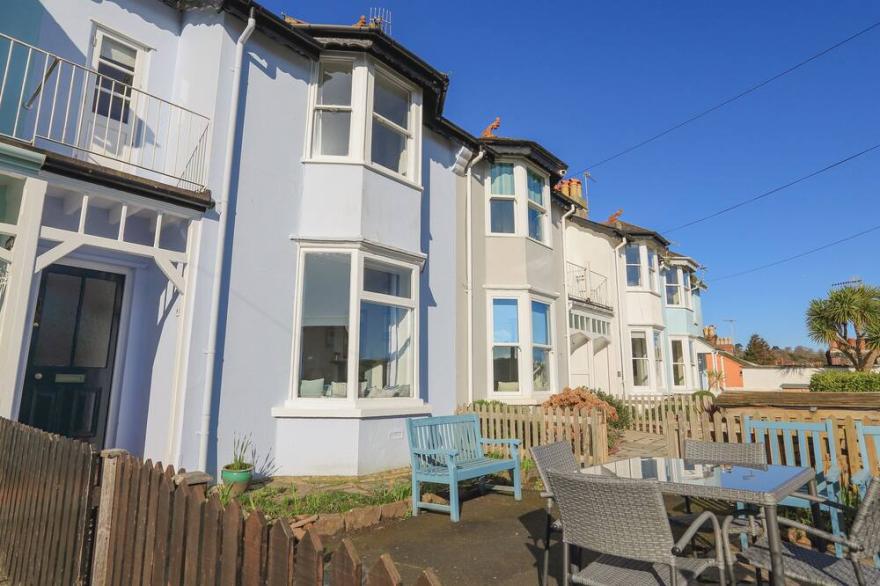 80 ABOVE TOWN, pet friendly, character holiday cottage in Dartmouth