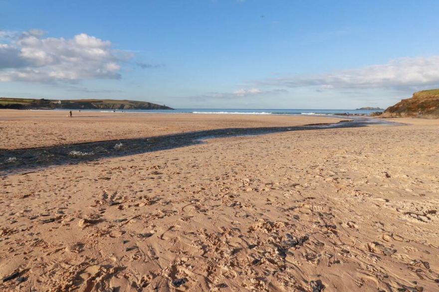 6A THE MEWS, pet friendly, with a garden in Harlyn, Cornwall