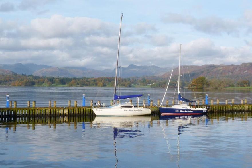 TARN LODGE, family friendly, with hot tub in Bowness-On-Windermere