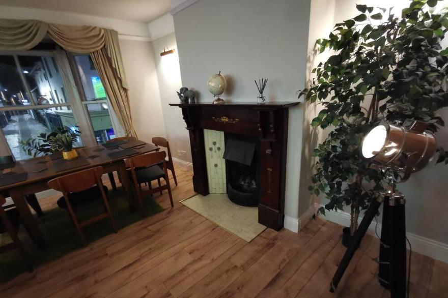 Huge 6-Bed Apartment in Darlington Centre