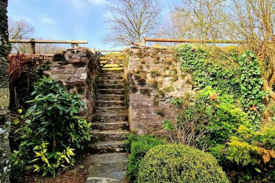 Ta Mill Forge Cottage in a Stunning Retreat