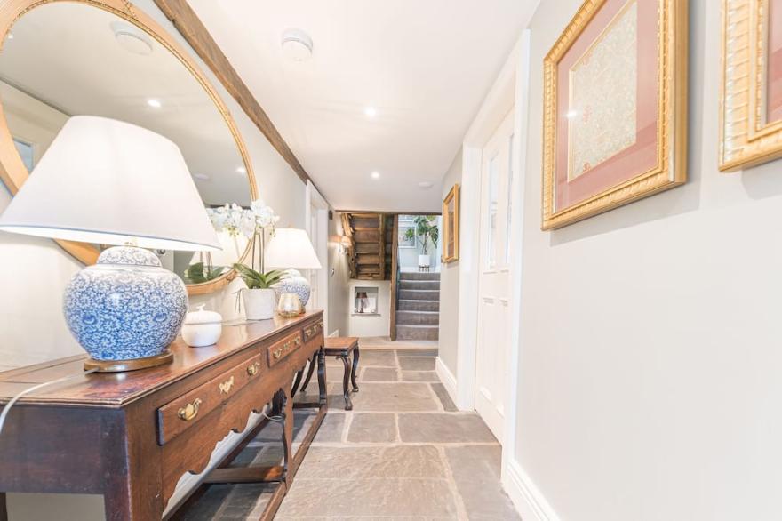 PROSPECT HOUSE, family friendly, luxury holiday cottage in Ambleside
