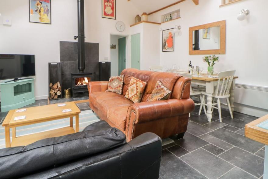 THE OLD HAYBARN, family friendly, with open fire in Ipplepen