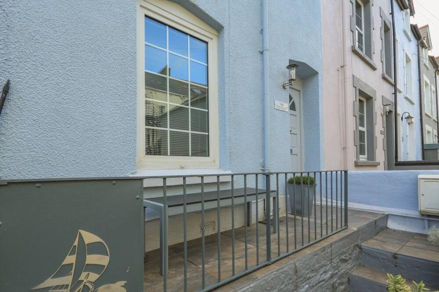 THE OLD VILLA, country holiday cottage, with a garden in Dartmouth