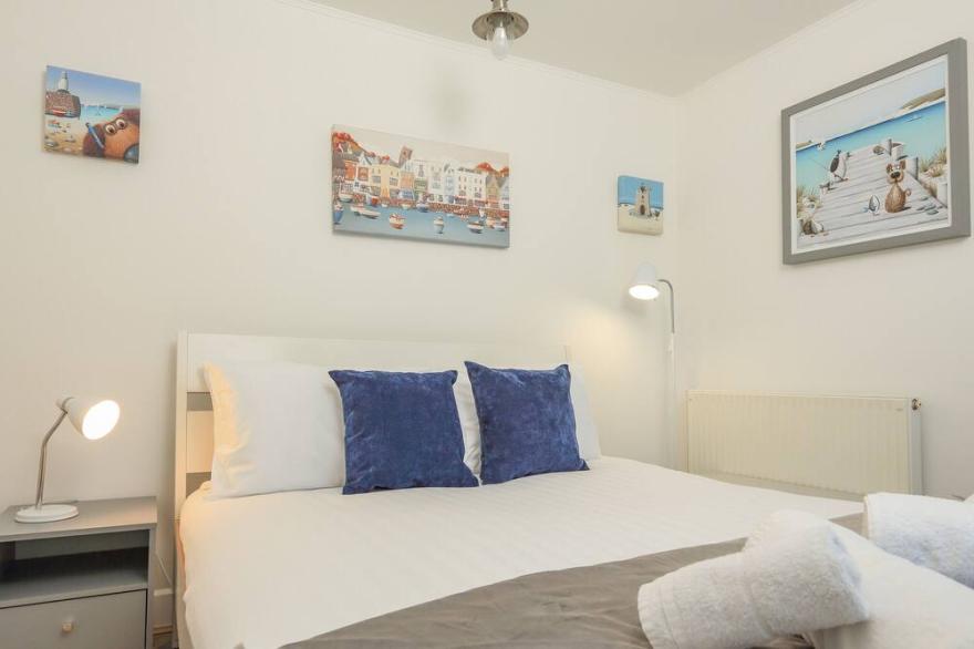 THE OLD VILLA, country holiday cottage, with a garden in Dartmouth
